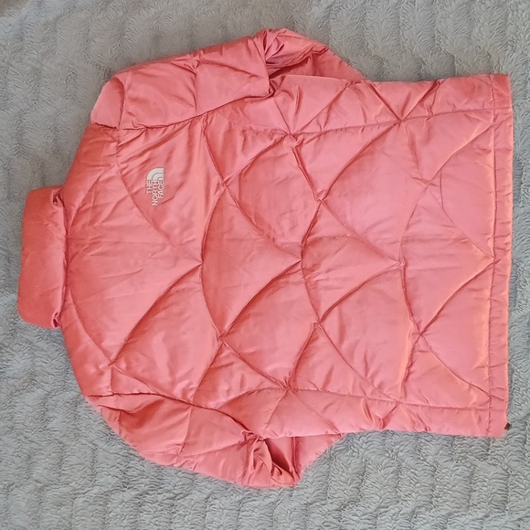 Women's Red The North Face ALIS Quilted Puffer Jacket - Size Medium - Picture 3 of 12